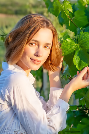 Amy Moloko Sassy Exhibitionist Is Soon Naked Among The Vines